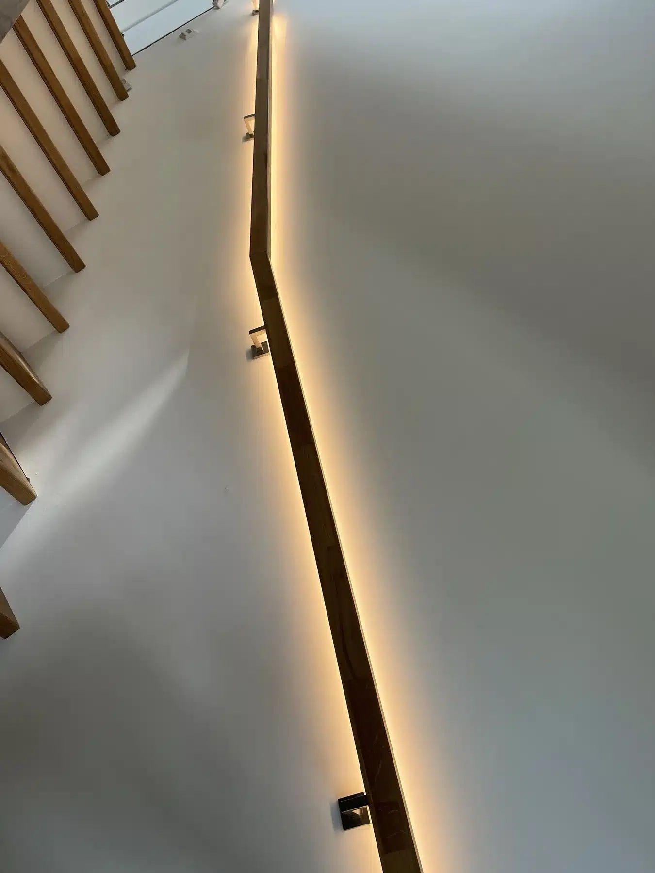 Treppe mit integrierter LED-Beleuchtung
