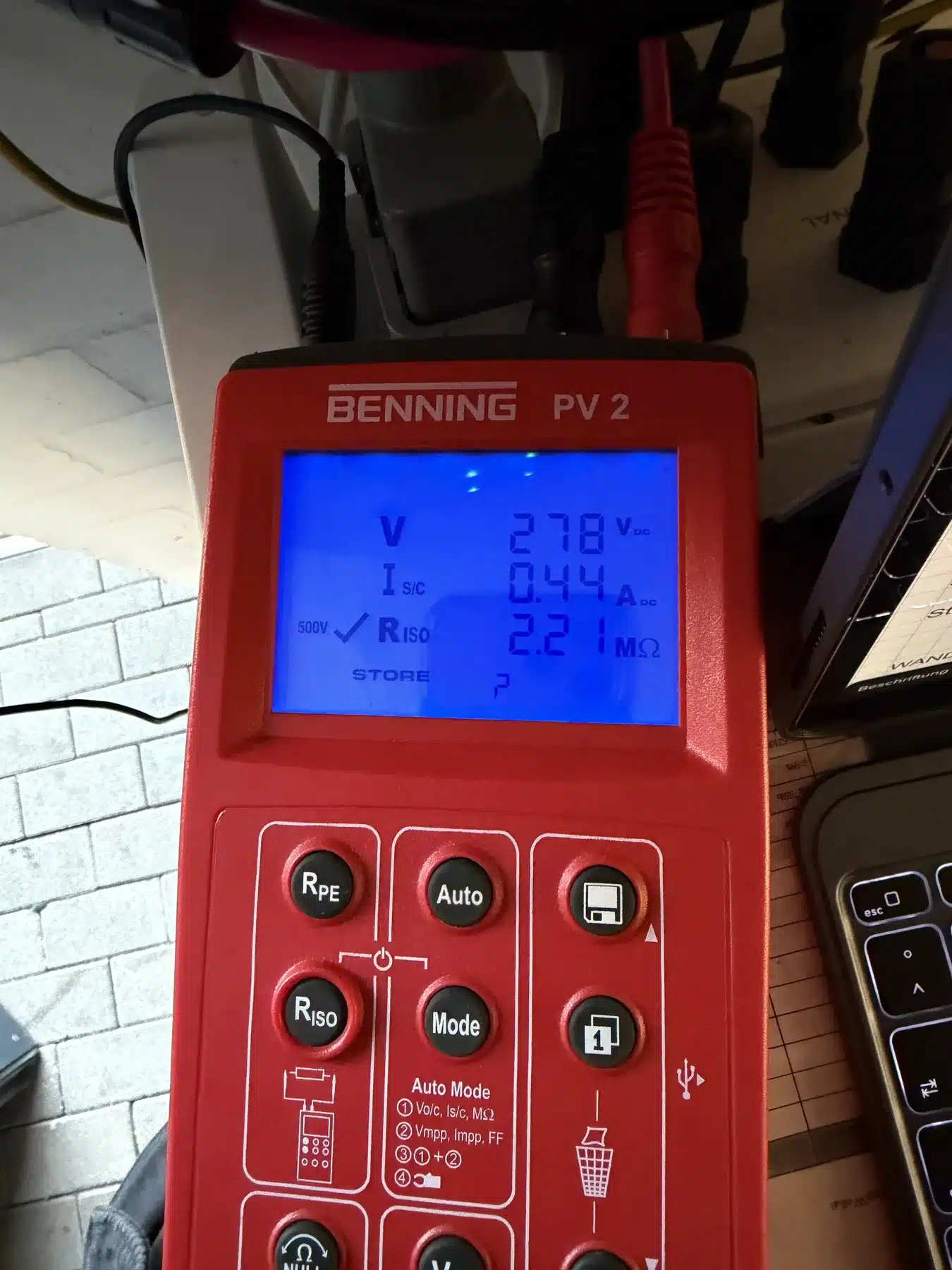 Elektrische Messung mit professioneller Prüftechnik